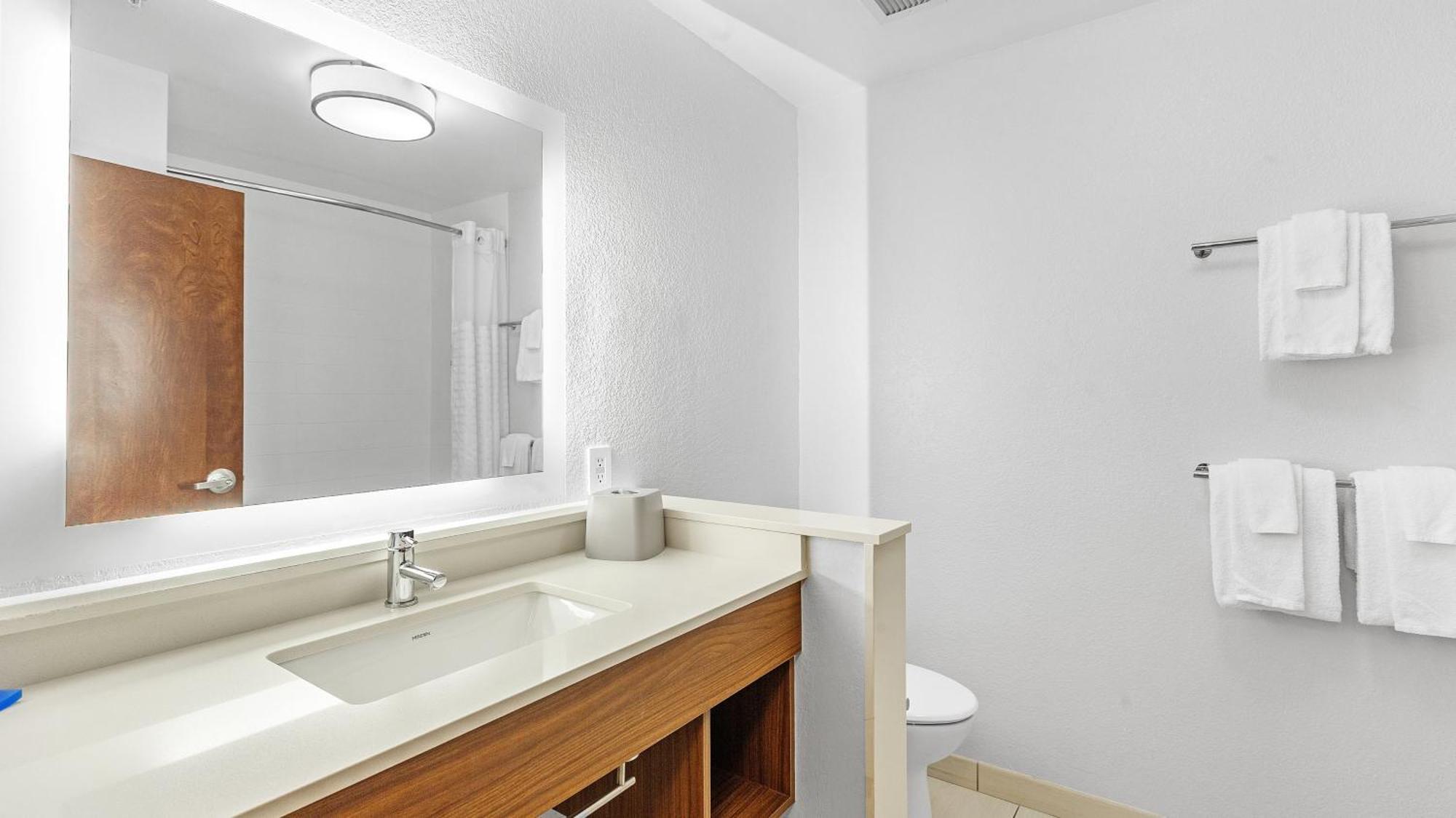 Hotel Express & - Area By Ihg